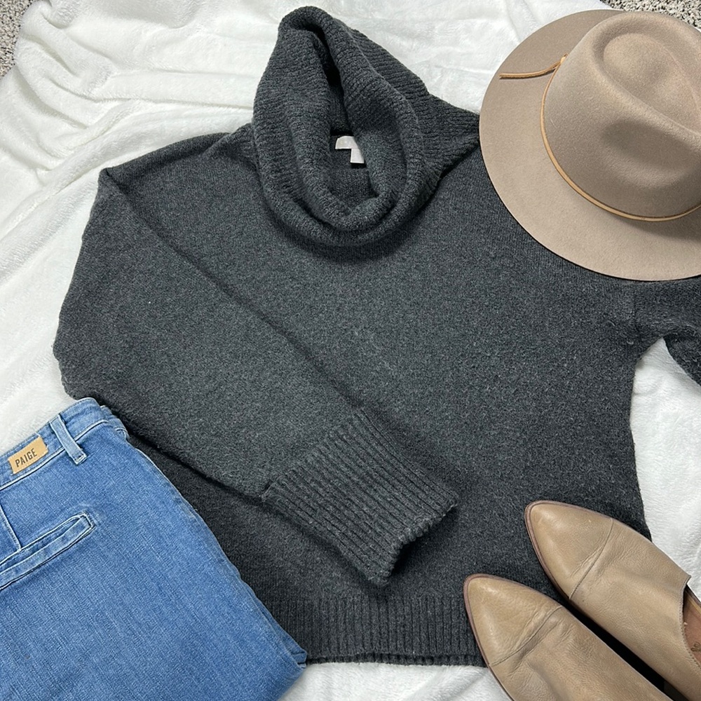 Nordstrom brand Chelsea28 • Sweater